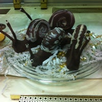 11/9/2012 tarihinde Amanda P.ziyaretçi tarafından Mama Ganache Artisan Chocolates'de çekilen fotoğraf