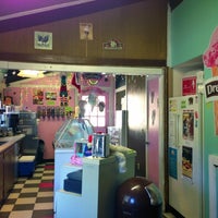 Photo taken at Susie&amp;#39;s Scoops Ice Cream &amp;amp; Frozen Yogurt by Eric W. on 11/5/2012