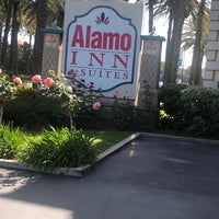 Photo taken at Alamo Inn &amp;amp; Suites by Jeighsen ®. on 5/1/2019