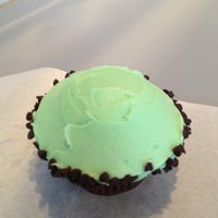 รูปภาพถ่ายที่ Sugar Blossom Bake Shop โดย Jen S. เมื่อ 11/2/2012