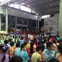 Photo taken at อาคารประถม โรงเรียนพีระยานาวิน by Pharza F. on 2/8/2013