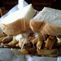Foto tirada no(a) Lucky&amp;#39;s Sandwich Company por Minoso R. em 9/22/2012
