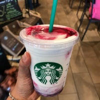 Photo taken at Starbucks by Bóng Bay on 6/26/2017