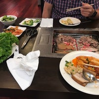Photo taken at Sura Korean BBQ Buffet by Bóng Bay on 10/19/2017