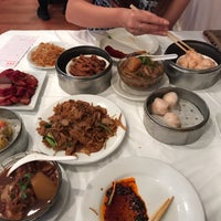 9/2/2017 tarihinde Bóng Bayziyaretçi tarafından Kirin Court Chinese Restaurant'de çekilen fotoğraf