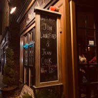 Foto scattata a Atwood’s Tavern da Brad S. il 12/6/2019
