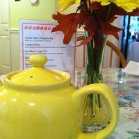 Foto scattata a Tea by Two da Jessica F. il 11/10/2012