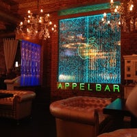 Foto tirada no(a) Appel Bar por Nikolay N. em 10/17/2012