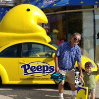 Photo taken at PEEPS AND COMPANY® by MisterEastlake on 8/24/2018
