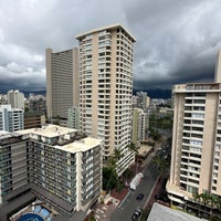 Das Foto wurde bei Courtyard by Marriott Waikiki Beach von Ross S. am 1/30/2024 aufgenommen