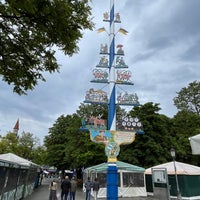 Photo taken at Viktualienmarkt by Ross S. on 5/29/2022