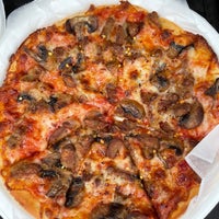 8/9/2022 tarihinde Ross S.ziyaretçi tarafından Pat&amp;#39;s Pizza'de çekilen fotoğraf