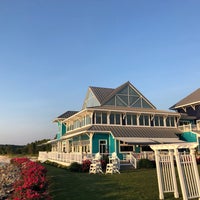 Photo taken at The Oyster Farm Seafood Eatery by Ross S. on 5/19/2019