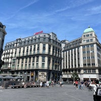 Foto diambil di Brussels Marriott Hotel Grand Place oleh Ross S. pada 7/17/2022