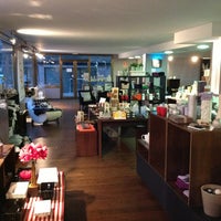 Photo prise au 5 Sentits Café &amp;amp; Boutique par Ricard R. le11/9/2012