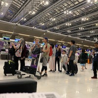 Photo taken at Thai Airways (TG) Check-in (ROP Gold &amp;amp; Star Alliance Gold) by Toby S. on 10/12/2018