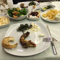 Das Foto wurde bei Kalispera Restaurant von Öznur am 1/18/2015 aufgenommen