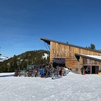 Photo taken at Zephyr Lodge at Northstar by Bobby C. on 1/27/2019