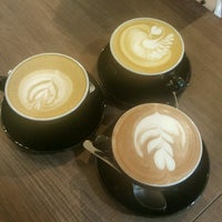 Das Foto wurde bei Compound Coffee Co. von Ban Leong P. am 10/14/2016 aufgenommen