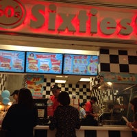 Photo taken at Sixties Burger by Andrés C. on 4/23/2015