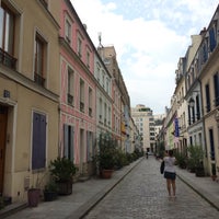 Photo taken at Rue Crémieux by Liza on 8/13/2015