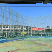 Photo taken at Meiji Jingu Gaien Golf Driving Range by Yukari I. on 11/3/2022