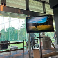 Photo taken at Meiji Jingu Gaien Golf Driving Range by Yukari I. on 5/7/2022