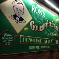 Снимок сделан в Ron&amp;#39;s Gourmet Ice Cream and 20th Century Bowling пользователем Lou P. 9/30/2012