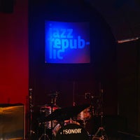 Photo taken at Jazz Republic by Claudia I. on 10/1/2023