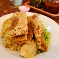 Photo taken at Kwan Im Vegetarian Restaurant by Nigel C. on 7/26/2018