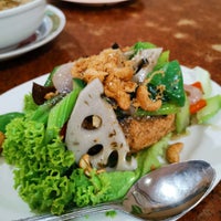 Photo taken at Kwan Im Vegetarian Restaurant by Nigel C. on 1/20/2022