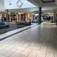 รูปภาพถ่ายที่ Valle Vista Mall โดย ᴡ V. เมื่อ 3/15/2018
