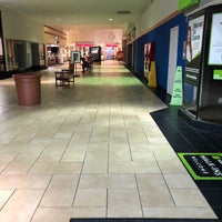 Das Foto wurde bei Valle Vista Mall von ᴡ V. am 11/4/2018 aufgenommen