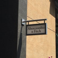 Photo taken at Abercrombie &amp;amp; Fitch by Mundo on 10/17/2016