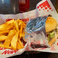Photo taken at Red Robin Gourmet Burgers and Brews by Jeremy B. on 6/27/2021