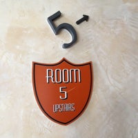 Foto tirada no(a) Room 5 Lounge por Maxo B. em 12/8/2012