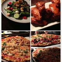 5/16/2013にHye Ri Anna L.がNaples Pizzaで撮った写真