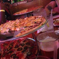 8/4/2014 tarihinde Carriziyaretçi tarafından Fatso&#39;s Pizza'de çekilen fotoğraf
