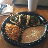 รูปภาพถ่ายที่ Los Taquitos Mexican Grill โดย Carri เมื่อ 1/23/2017