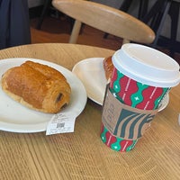 Photo taken at Starbucks by 𝗙𝗮𝗿𝗶𝘀 . on 11/8/2022