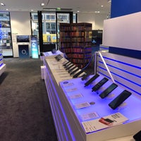 Photo taken at o2 Shop Berlin by 𝗙𝗮𝗿𝗶𝘀 . on 3/17/2018