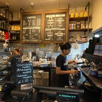 Photo taken at Caffè Nero by 𝗙𝗮𝗿𝗶𝘀 . on 10/28/2022