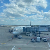 Photo taken at Gate C86 by 𝗙𝗮𝗿𝗶𝘀 . on 6/11/2022