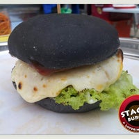 Foto tirada no(a) Stacks Burger por Lennon L. em 8/17/2013
