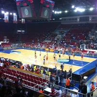 รูปภาพถ่ายที่ Abdi İpekçi Arena โดย Ayca E. เมื่อ 5/2/2013