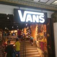 closest vans store near me