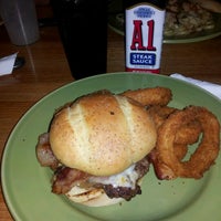 Photo taken at Applebee&amp;#39;s Grill + Bar by Lopi S. on 1/3/2013