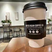 Снимок сделан в Twisted Bean Coffee Company пользователем Barry C. 11/21/2023