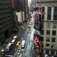 Foto tirada no(a) The Manhattan at Times Square Hotel por Natalya S. em 4/29/2013