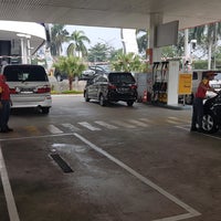 Photo taken at Shell PIK by V-L!X . on 8/14/2017